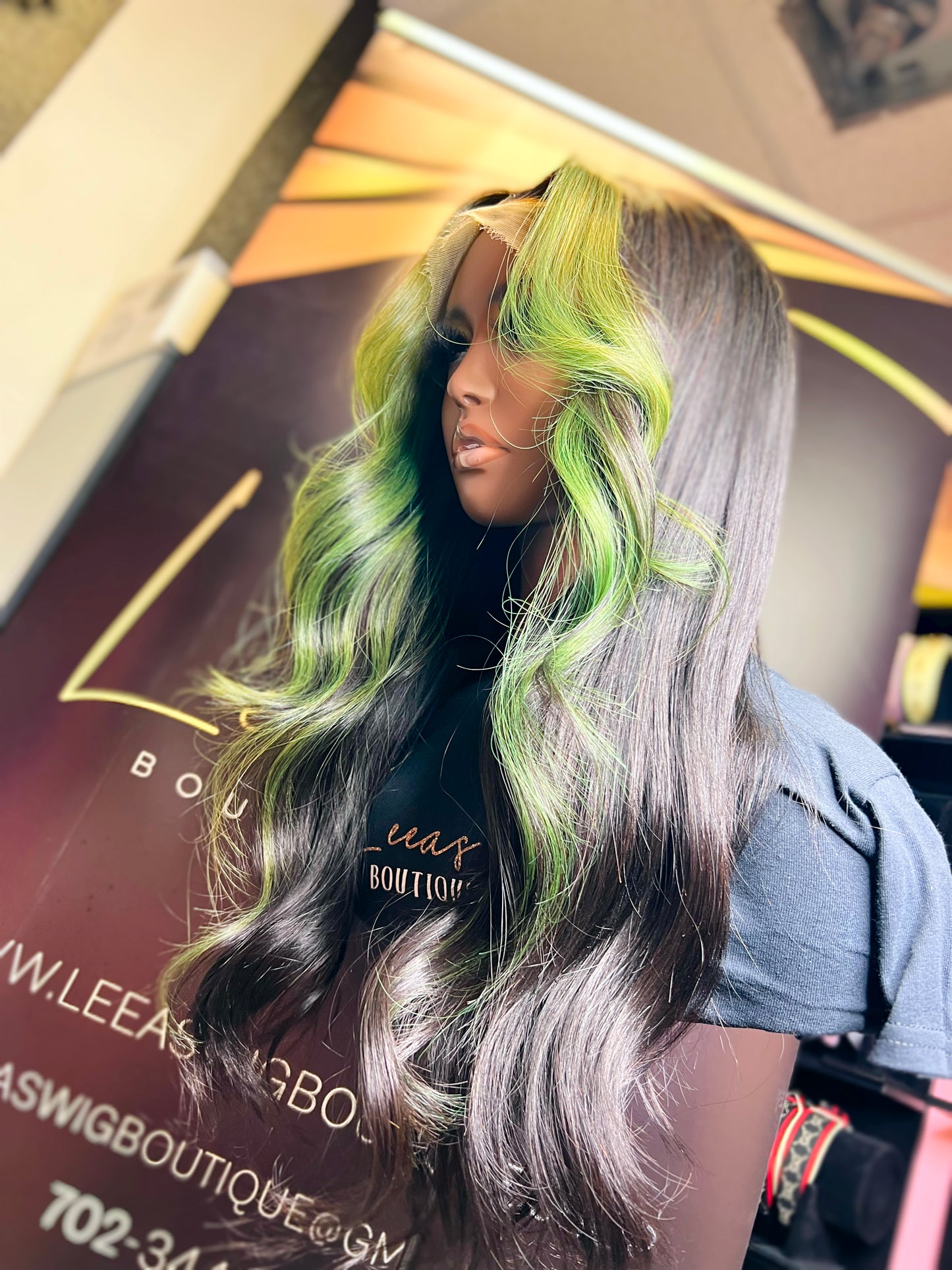 HD LACE FRONTAL WIG 20 Inch GREEN STRIPE/Natural Black