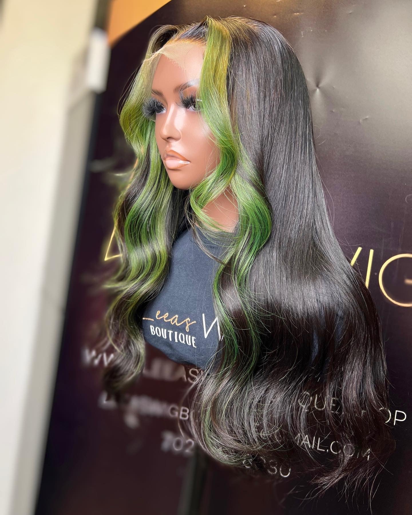 HD LACE FRONTAL WIG 20 Inch GREEN STRIPE/Natural Black