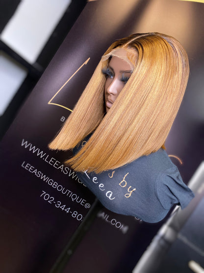 HD 4X4 BOB HONEY BLONDE WIG w/ DARK ROOTS
