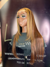 Load image into Gallery viewer, 22 INCH HD CHOCOLATE BROWN/BLONDE HIGHLIGHTS FRONTAL LACE WIG
