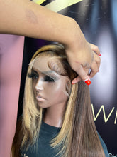 Load image into Gallery viewer, 22 INCH HD CHOCOLATE BROWN/BLONDE STRIPE FRONTAL LACE WIG
