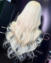 Load image into Gallery viewer, 22 INCH 613 BLONDE/ BROWN ROOTS TRANSPARENT FRONTAL LACE WIG
