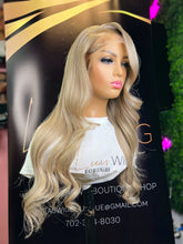 Load image into Gallery viewer, 22 INCH 613 BLONDE BEIGE HD FRONTAL LACE WIG
