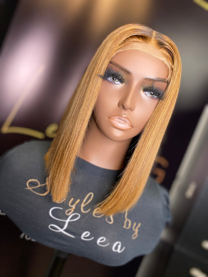 HD 4X4 BOB HONEY BLONDE WIG w/ DARK ROOTS